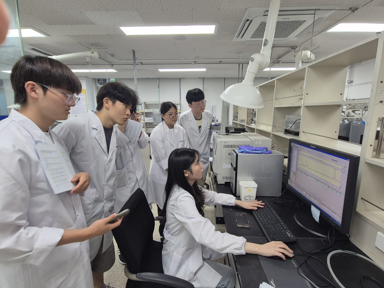 이화학분석시험(HPLC) 이미지