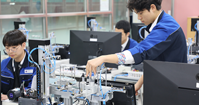 생산자동화실습중인 이미지