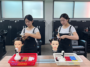 헤어 미용 실습(뷰티코데네이션과) 이미지