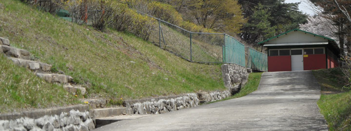 대피소 입구 도로 이미지